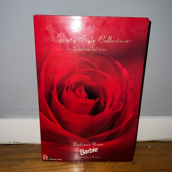 Radiant Rose Barbie - Picture 2 of 2